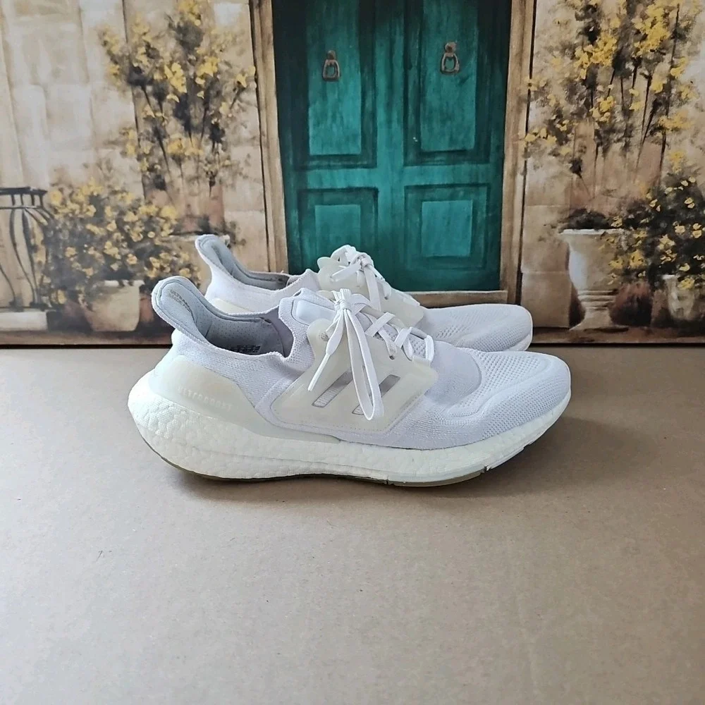 adidas Ultraboost 22 Triple White Women's Size 9.5 Running Casual Shoes  GX5590